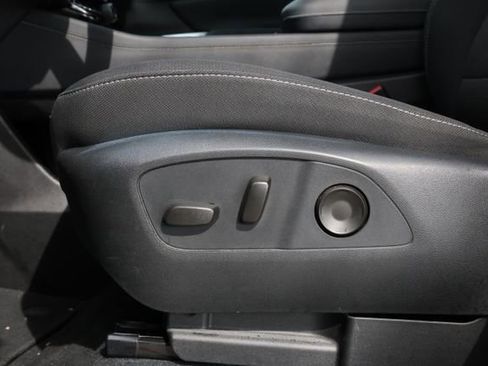 Used 2024 Chevrolet Traverse LT image 24