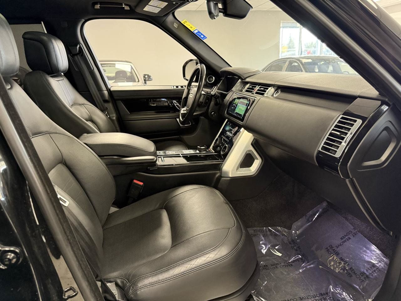 Used 2019 Land Rover Range Rover Long Wheelbase Supercharged AWD/4WD image 28