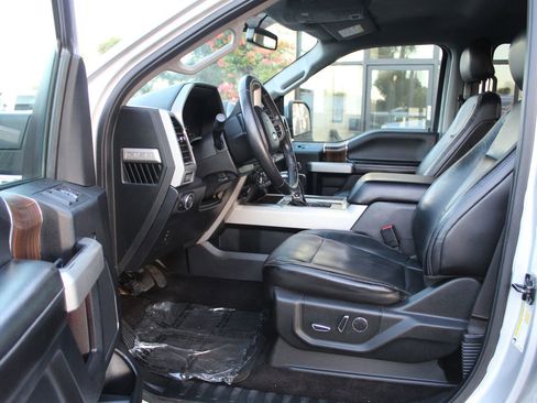 Used 2017 Ford F150 Lariat image 9