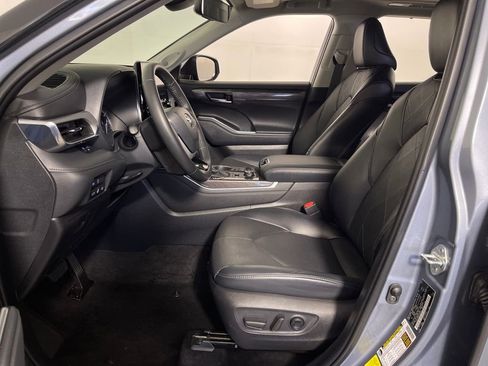 Certified 2022 Toyota Highlander Platinum image 12
