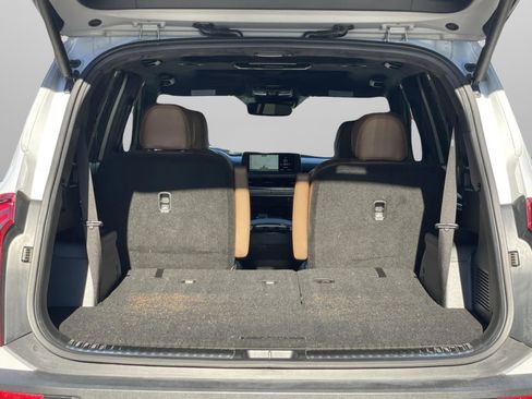 Certified 2022 Kia Telluride SX w/ SX Prestige Package image 8