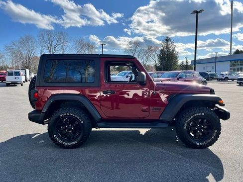 Used 2022 Jeep Wrangler Sport AWD/4WD image 5