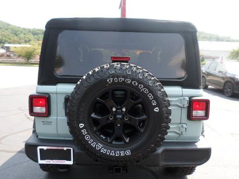Used 2023 Jeep Wrangler Sport AWD/4WD image 5