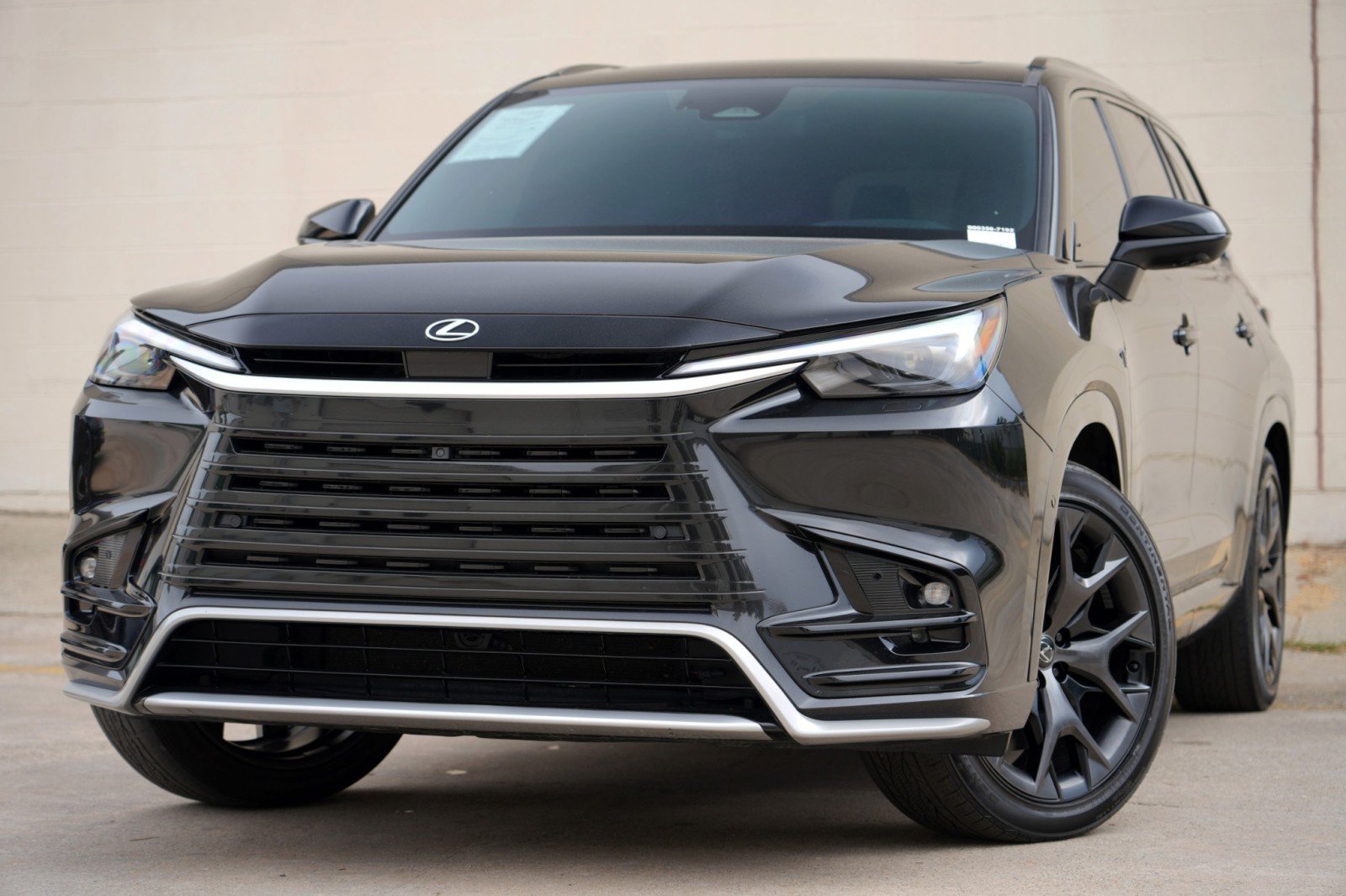 Used 2024 Lexus TX 500h AWD w/ Technology Package image 3