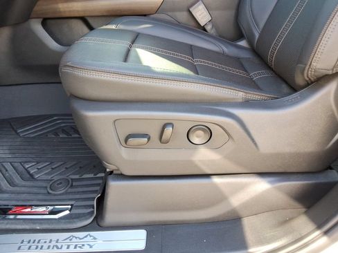 Used 2026 Chevrolet Silverado 2500 High Country w/ High Country Premium Package AWD/4WD image 26