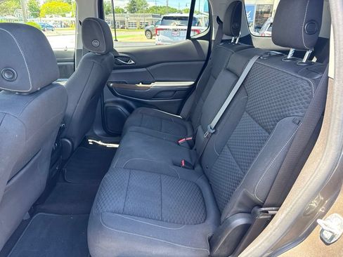 Used 2019 GMC Acadia SLE FWD image 26