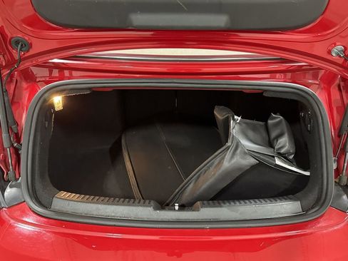 Used 2013 Volkswagen Beetle Turbo 60's Edition FWD image 22