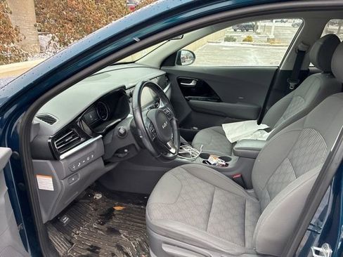 Used 2022 Kia Niro LXS image 5