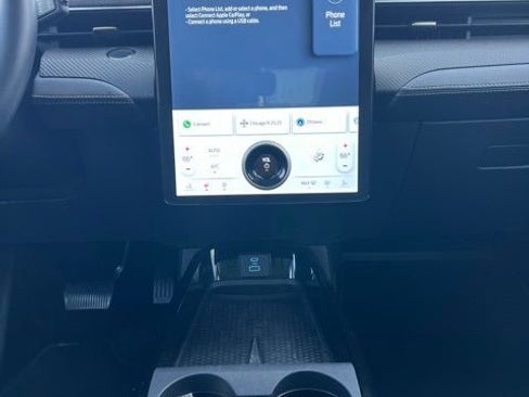 Used 2024 Ford Mustang Mach-E Premium image 11