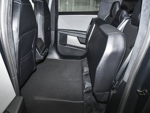 Used 2025 Tesla Cybertruck AWD Crew Cab image 53