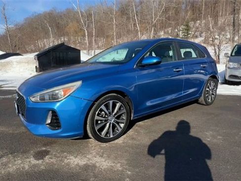 Used 2018 Hyundai Elantra GT image 4