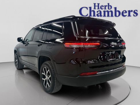 Used 2024 Jeep Grand Cherokee L Limited w/ Luxury Tech Group II image 3