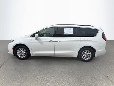 Used 2022 Chrysler Pacifica Touring-L FWD image 7