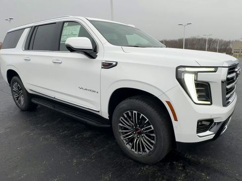 New 2026 GMC Yukon XL Elevation image 2