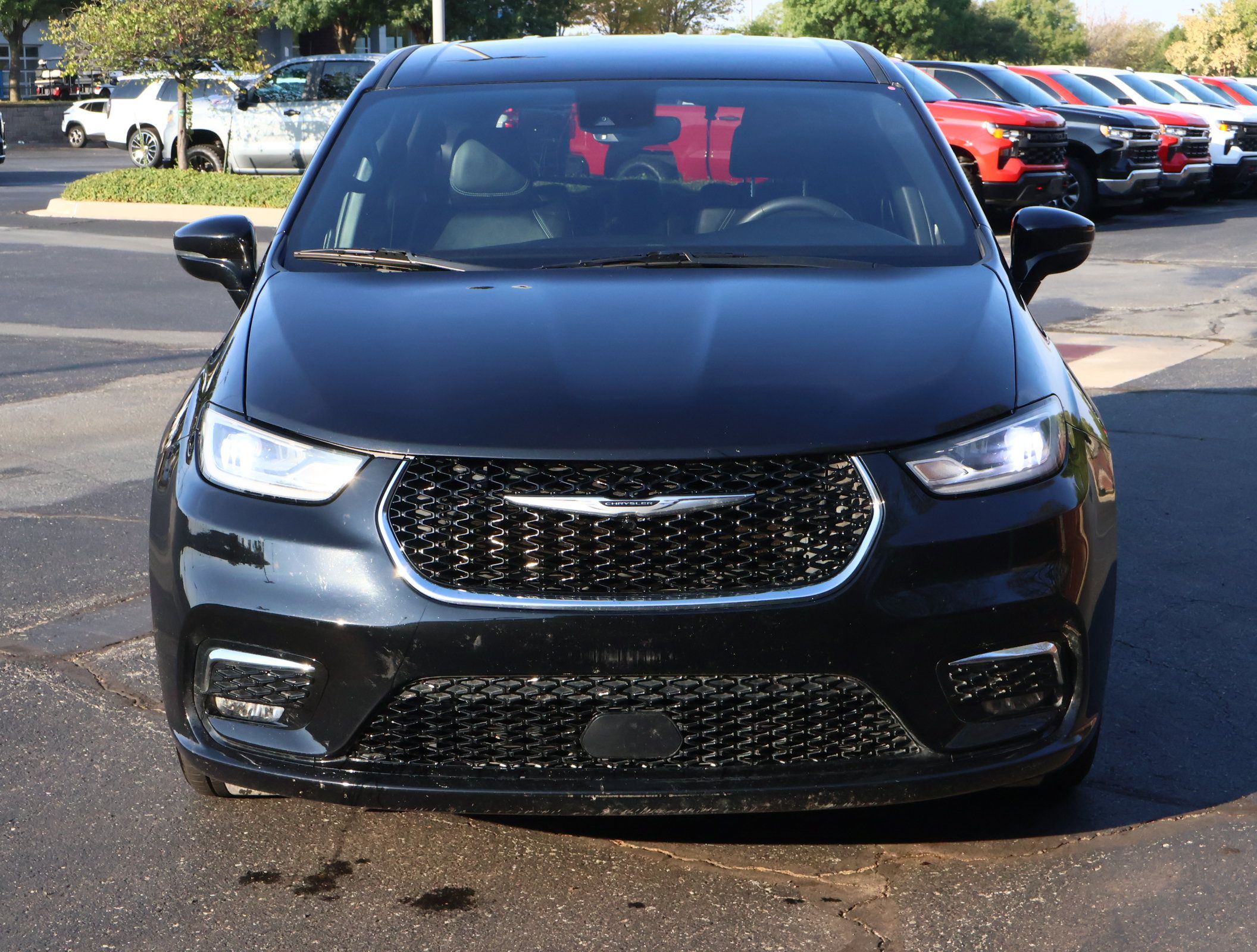 Used 2025 Chrysler Pacifica Select FWD image 32