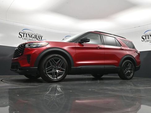 Used 2025 Ford Explorer ST w/ Sun And Sound Package RWD image 28
