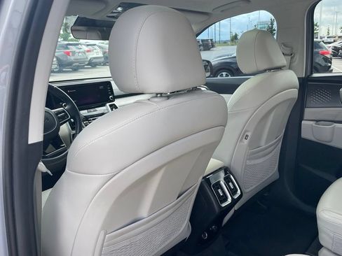 Certified 2022 Kia Sorento S FWD image 26
