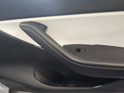 Used 2021 Tesla Model Y Long Range image 6