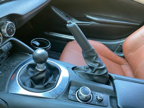 Used 2023 MAZDA MX-5 Miata Grand Touring RWD image 46