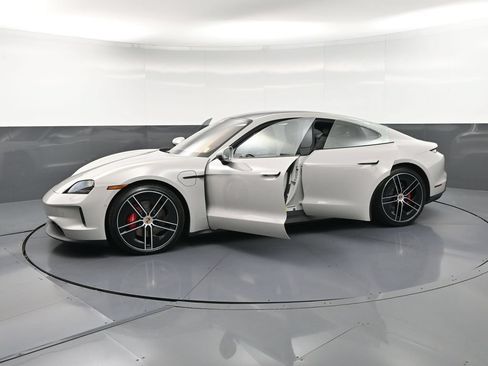 New 2026 Porsche Taycan 4S AWD/4WD image 36