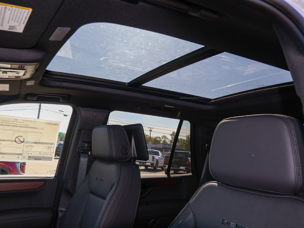 New 2027 GMC Yukon Denali w/ Denali Reserve Package AWD/4WD image 10