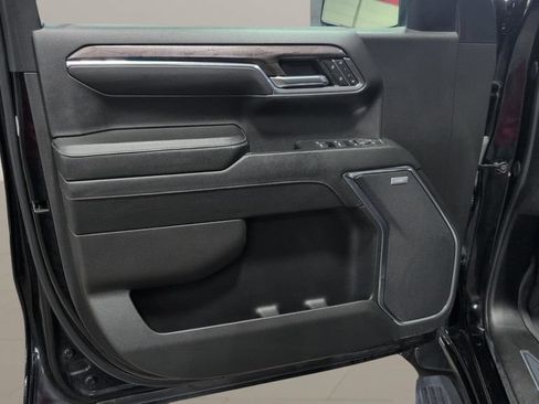 Used 2024 Chevrolet Silverado 1500 LTZ AWD/4WD image 7