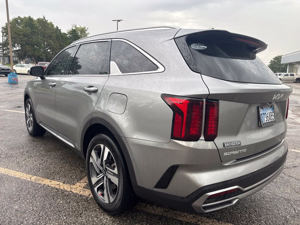Certified 2023 Kia Sorento EX AWD/4WD image 4