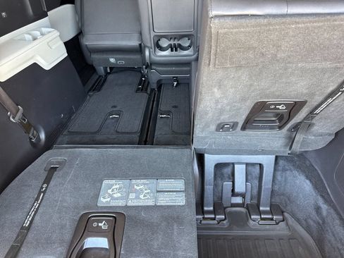 Used 2024 Kia Carnival SX Prestige FWD image 15