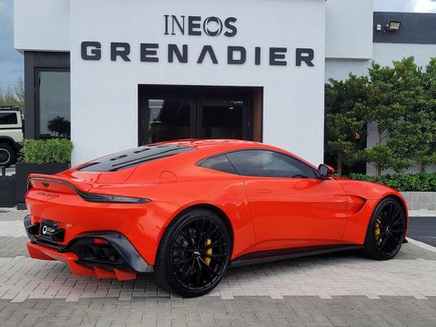 Used 2023 Aston Martin V8 Vantage Coupe RWD image 4