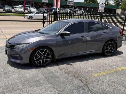 Used 2016 Honda Civic EX image 3