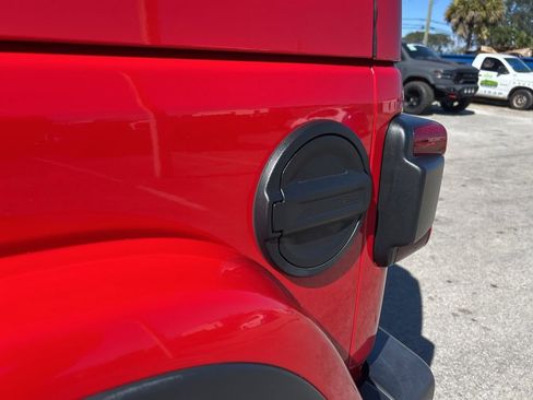 Certified 2021 Jeep Wrangler Unlimited Rubicon image 23