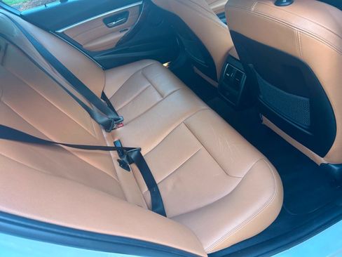 Used 2018 BMW 330i xDrive Sedan w/ Premium Package AWD/4WD image 17
