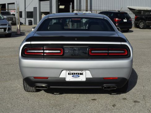 Used 2022 Dodge Challenger SXT w/ Blacktop Package image 9