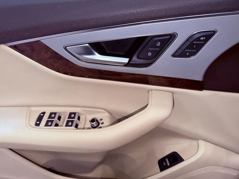 Used 2017 Audi Q7 2.0T Premium Plus w/ Premium Plus Package image 23