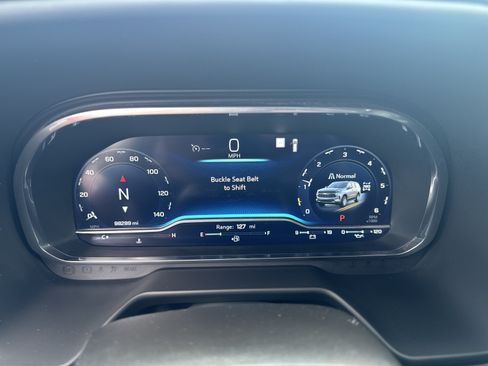 Used 2022 Chevrolet Suburban LT AWD/4WD image 13