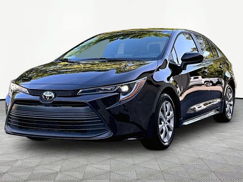 Certified 2025 Toyota Corolla LE FWD image 2