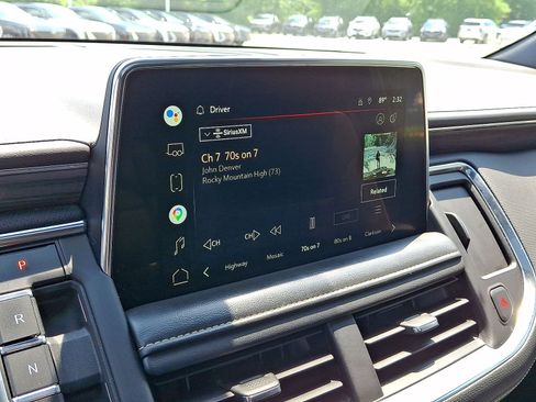 Used 2022 GMC Yukon SLT w/ SLT Premium Package AWD/4WD image 14
