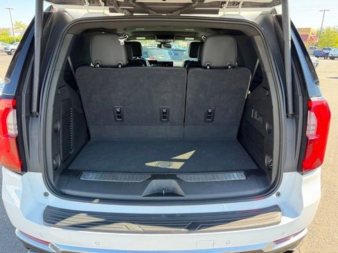 Used 2025 GMC Yukon Denali AWD/4WD image 7