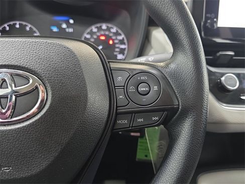 Used 2023 Toyota Corolla LE image 18