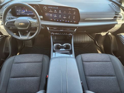 Used 2024 Chevrolet Traverse LS image 23