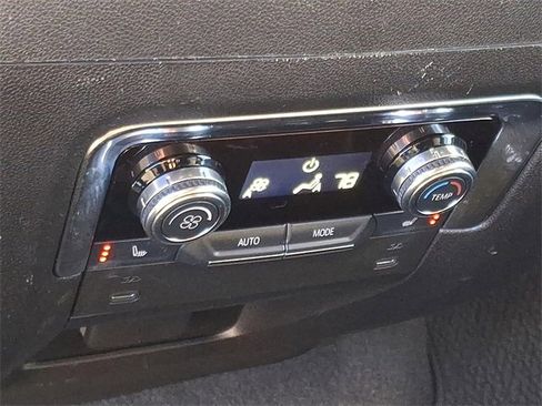 Used 2025 GMC Yukon XL Denali image 12