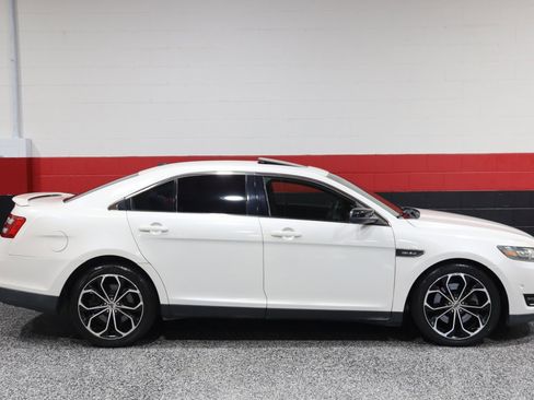 Used 2013 Ford Taurus SHO image 7