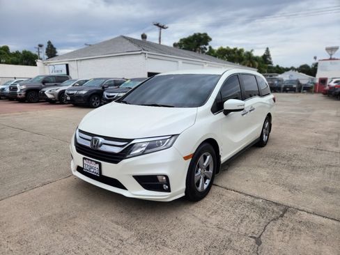 Used 2018 Honda Odyssey EX image 2