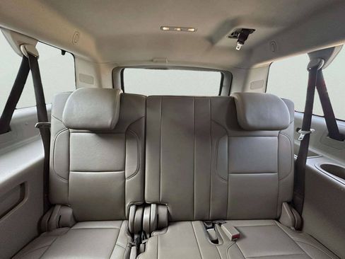 Used 2019 Chevrolet Suburban LT AWD/4WD image 39