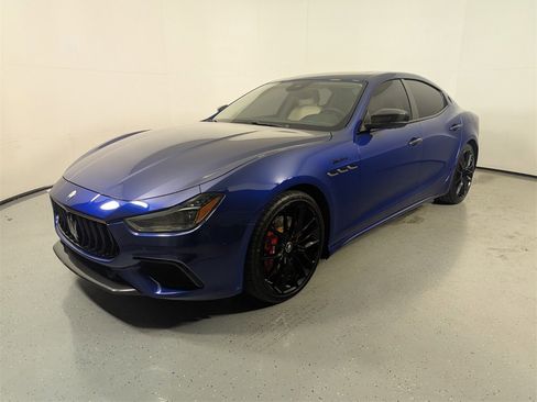 Used 2022 Maserati Ghibli Modena image 3