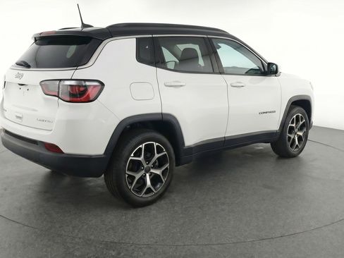 Used 2025 Jeep Compass Limited AWD/4WD image 9