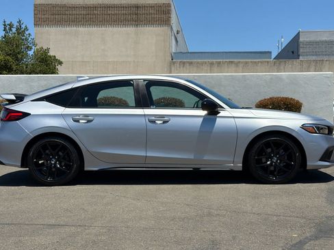 Used 2024 Honda Civic Sport image 6