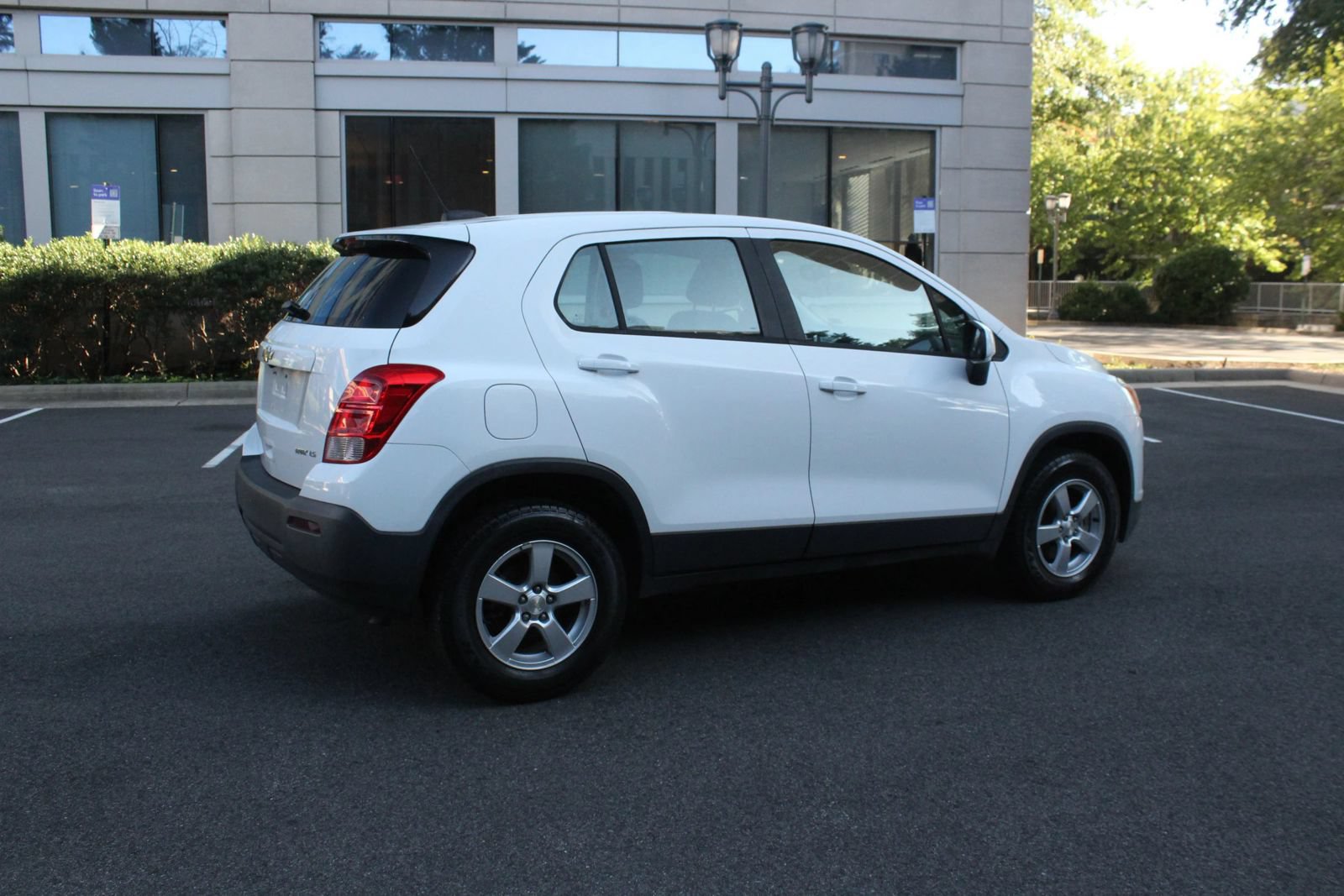 Used 2016 Chevrolet Trax LS AWD/4WD image 7