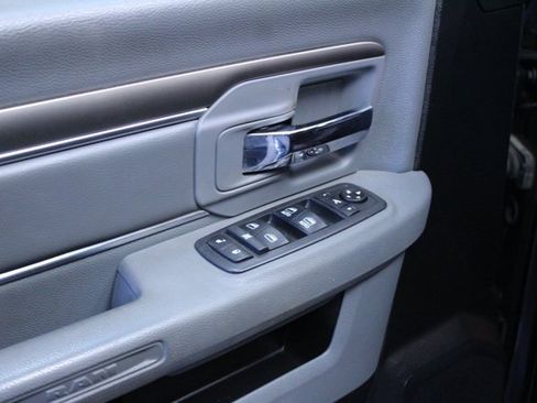 Used 2017 RAM 1500 Classic SLT w/ SLT Plus D￩cor Group image 11