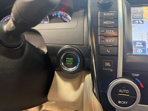 Used 2013 Toyota Camry XLE FWD image 27